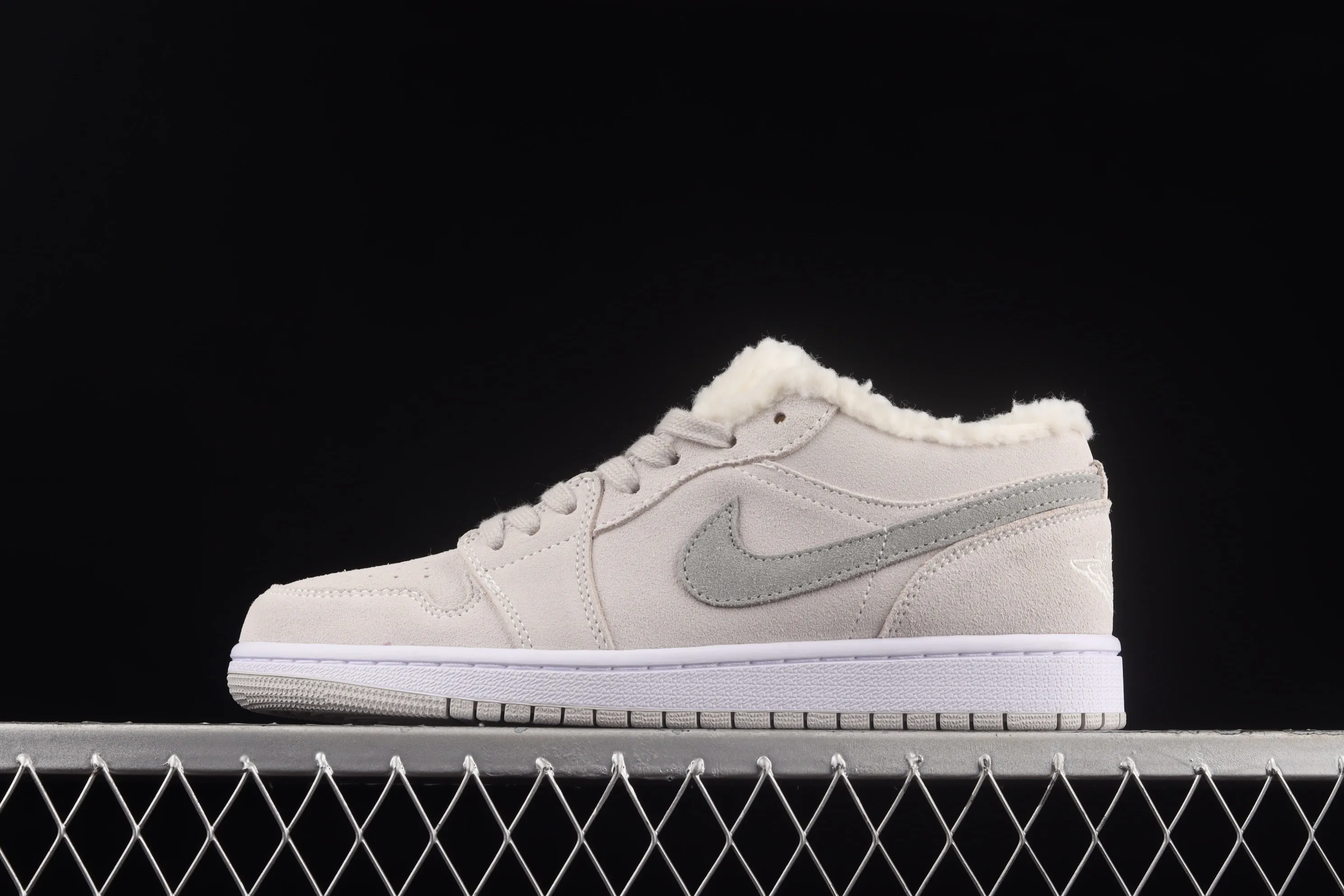 All Categories Air Jordan Jordan Series Basketball Shoes Air Jordan 1 Low Air Jordan 1 Low "Sherpa Fleece" AJ1 Joe 1 Beige Velvet Low-top Cultural Leisure Sports Basketball Shoes DO0750-002